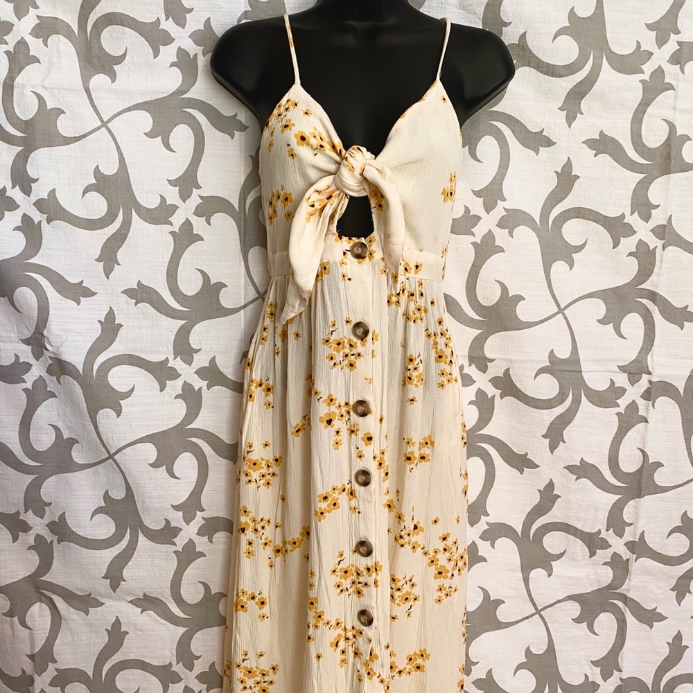 Mimi Chica Floral Front-Tie Midi Dress